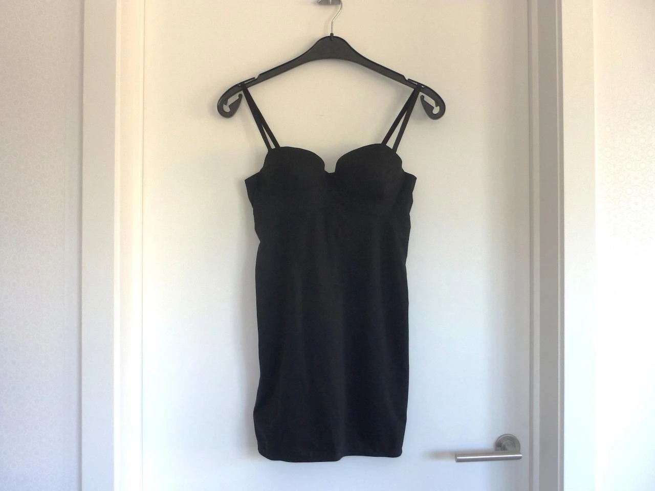 Vestido modelador preto corretivo da Hunkemöller Tamanho 80B – photo 2